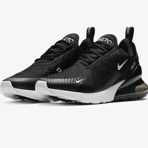women’s Nike Air Max 270 sneaker shoe *LIKE NEW